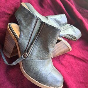 Nine West Green Heel Boots, Size 7